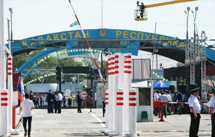 Казахстан и Кыргызстан обсудили открытие совместного ТЦ на границе