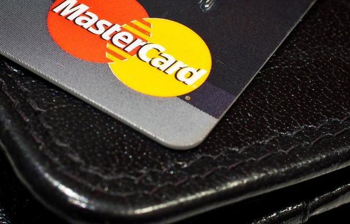 Владельцы MasterCard смогут платить подмигиванием