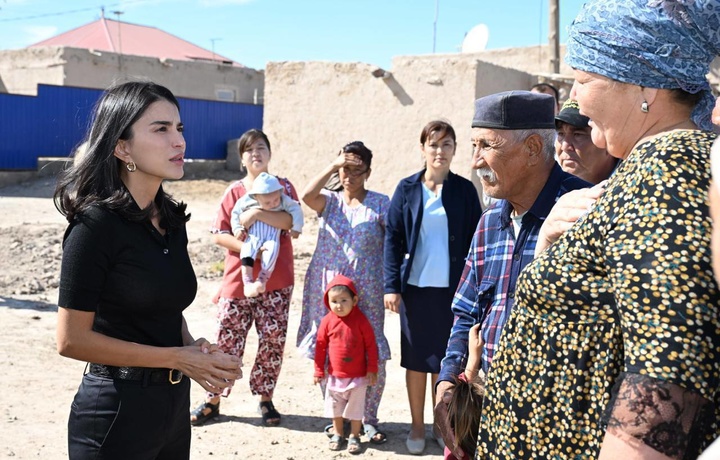 Saida Mirziyoyeva iqtisodiy-ijtimoiy holati og‘ir tumanlarga bordi (foto)