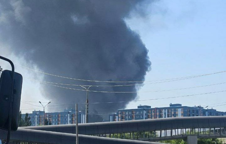 На складе в Янгихаётском районе произошел крупный пожар