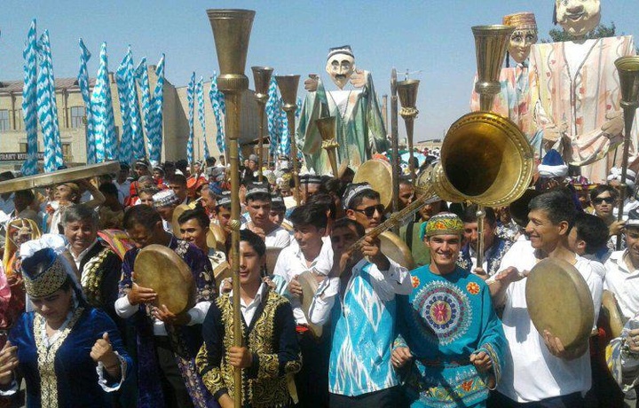 Buxorodagi ipak va ziravorlar festivali qasidasi (foto)