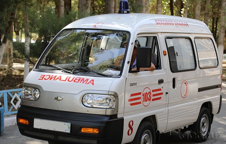 В Намангане произошло ДТП с участием автомобиля скорой помощи: есть погибший