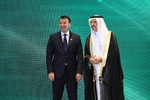 Ўзбекистон бош вазири ўринбосари Жамшид Хўжаев ва Саудия элчиси Юсуф ал-Утайбий.