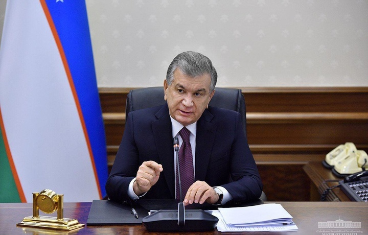 Шавкат Мирзиёев видеоселектор йиғилиши ўтказмоқда