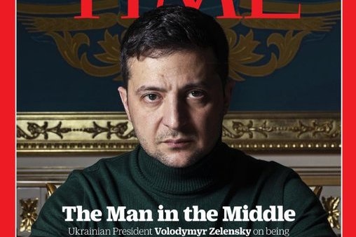 «O‘rtadagi odam»: qayg‘uli Zelenskiy «Time» jurnali muqovasini bezadi