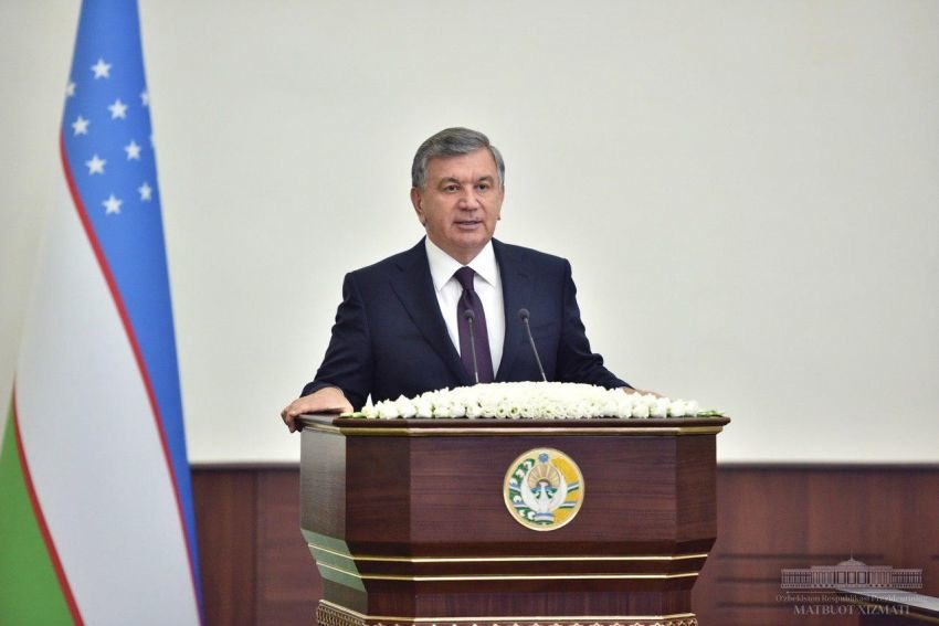 Shavkat Mirziyoyev: «O‘qituvchilarni majburlab ko‘cha supurtirish – siyosatga xiyonat»