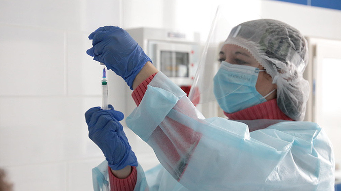 За сутки в Узбекистане коронавирус выявлен у 501 человека, пневмония – у 95 человек