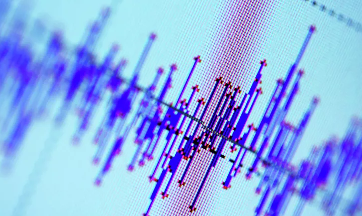 Япония соҳилларида 5,7 магнитудали зилзила қайд этилди