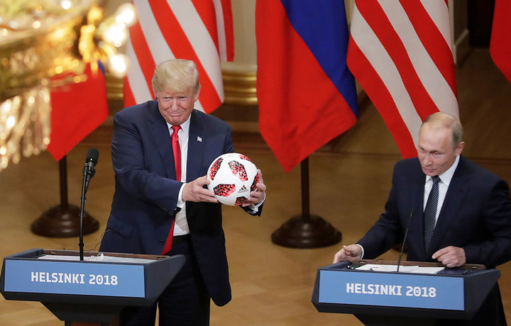 «Тўп энди АҚШ томонда». Путин Трампга копток совға қилди