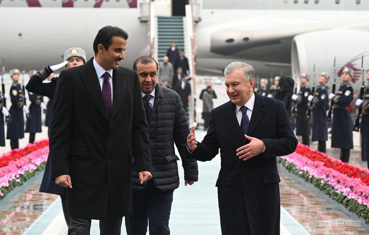 Эмир Катара прибыл в Ташкент (фото+видео)