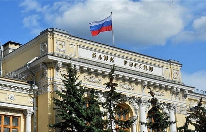 ЦБ России разрешили выдавать право на вывоз более $10 тыс.
