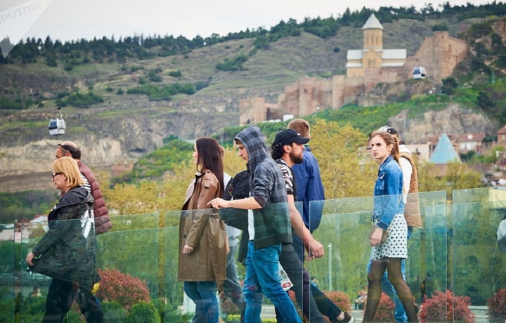 Gruziya birinchilardan bo‘lib turistlarga chegaralarini ochadi