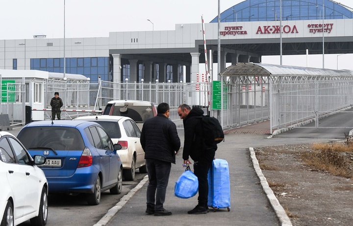 Чегарада ўзбекистонлик ҳайдовчи калтакланган: айбдорни Қозоғистон полицияси қидиряпти