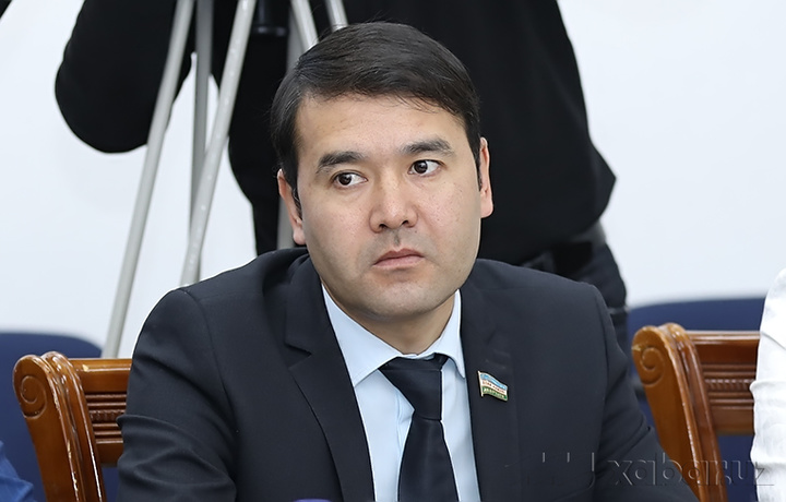 Rasul Kusherbayev: «Kitoblarni pullik ijaraga berish Konstitutsiyaga zid»