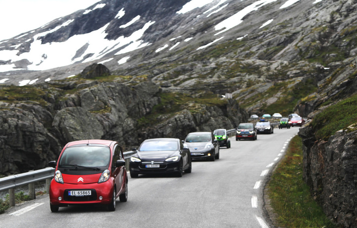 Norvegiyada elektromobillar rekord darajada ko‘p sotilmoqda