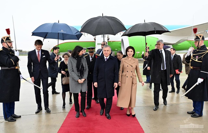 Shavkat Mirziyoyev Fransiyada kutib olindi (foto)