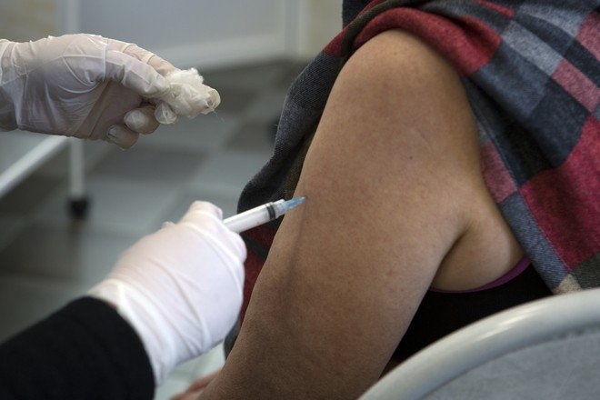 Американские эксперты призвали вакцинировать от COVID детей 5–11 лет