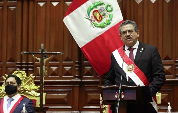 Президент Перу Мерино подал в отставку