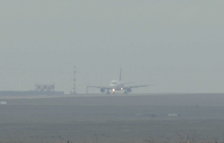 Nukus va Urganchdagi quyuq tuman aeroportlar faoliyatini cheklab qo‘ydi