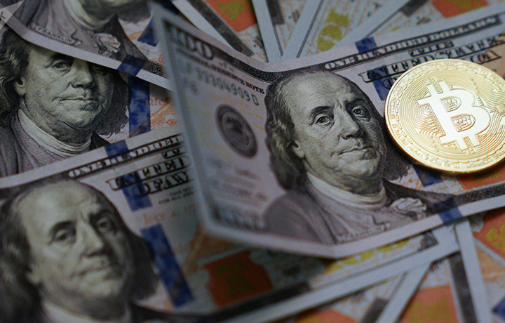 Курс биткоина обвалился после взлома биржи
