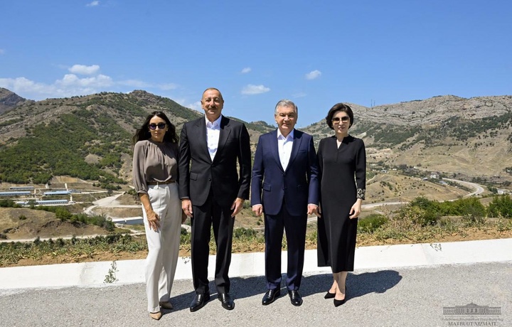 Президент завершил свой рабочий визит в Азербайджан