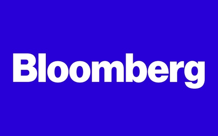 «Bloomberg»: Ўзбекистон валюта сиёсатини лебераллаштирмоқда