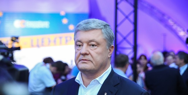 Порошенко повторно вызвали на допрос