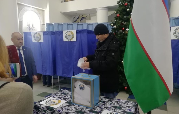 Qozondagi bosh konsullik muddatidan oldin ovoz berish jarayonini tashkil etdi