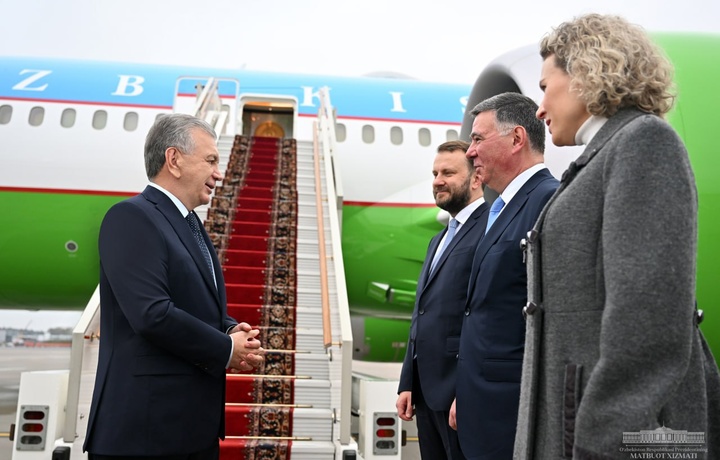 Shavkat Mirziyoyev Moskvaga yetib bordi