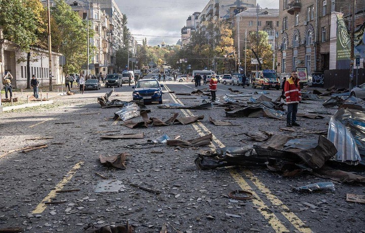 Kiyevga berilgan raketa zarbalari oqibatlari (foto)