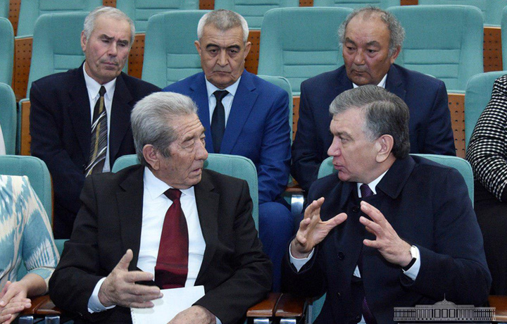 Shavkat Mirziyoyev harbiylar va san’atkorlar bilan uchrashdi (foto)
