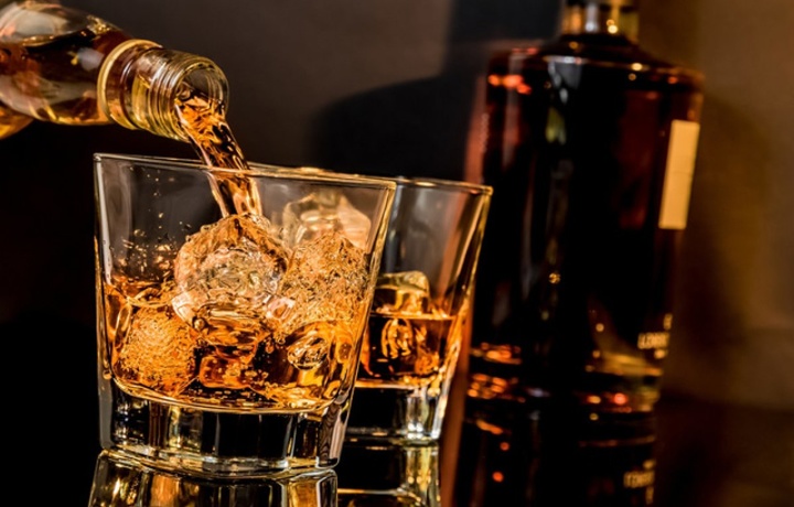 Saudiya Arabistoni turistik maskanlarda alkogolli ichimliklarga ruxsat berishi mumkin