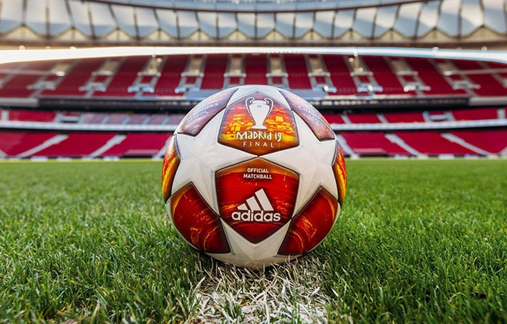 UEFA показал официальный мяч плей-офф Лиги чемпионов