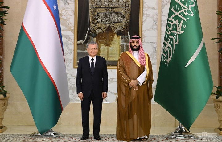 Shavkat Mirziyoyev Saudiya Arabistonining Valiahd shahzodasi bilan uchrashdi (foto)