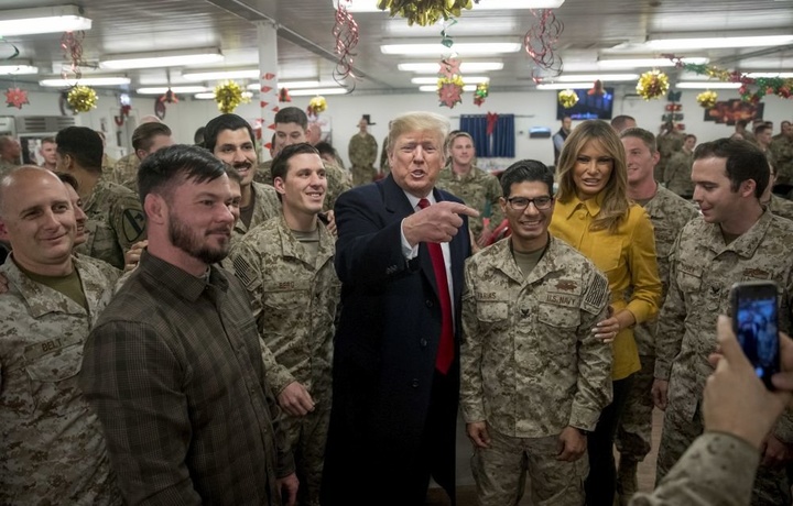Ироққа борган Трамп бош вазир билан кўришмай қайтди