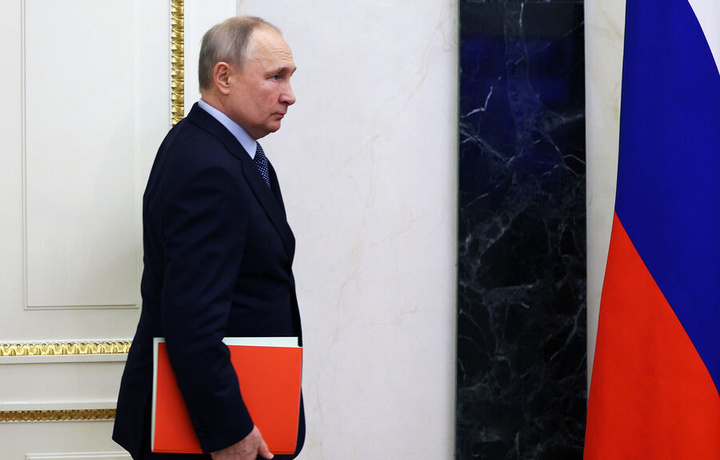 Путин ярим тунда кутилмаганда Кремлга ташриф буюрди
