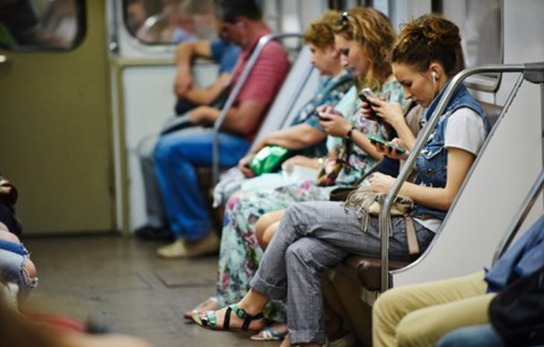 В Ташкентском метро может появиться сотовая связь