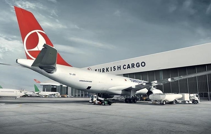 Turkish Cargo доставит более 500 тыс. цветов на похороны Елизаветы II