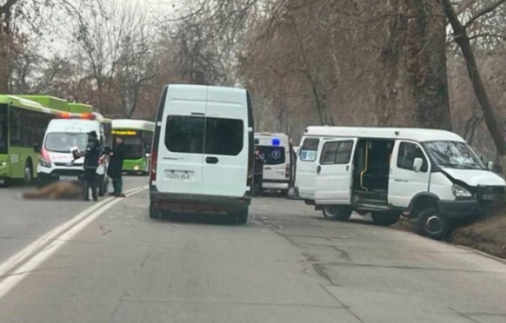 В Ташкенте произошло ДТП с участием трех автомобилей, погиб один человек