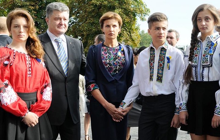 Дочери Порошенко не поступили ни в один вуз