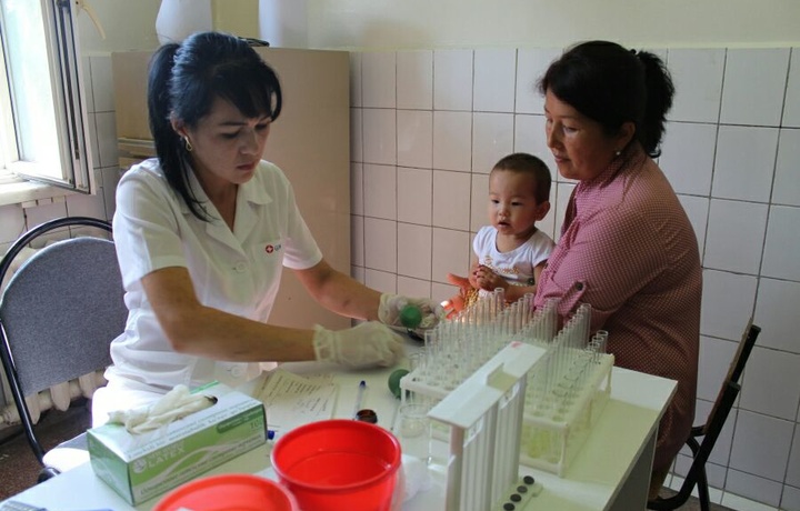 Семьи национальных гвардейцев проходят медицинскую проверку