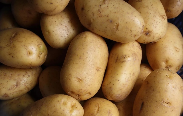 Скорее всего, вы храните картошку неправильно. И это опасно для здоровья