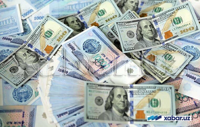 Курс доллара в Узбекистане приближается к отметке 8600 сумов