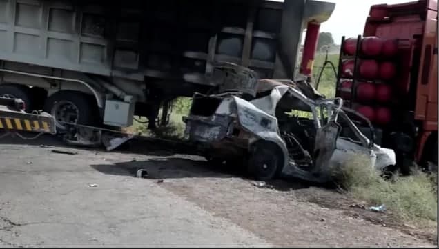 В Сурхандарьинской области «Nexia-3» столкнулась с грузовиком. Водитель легковушки погиб на месте