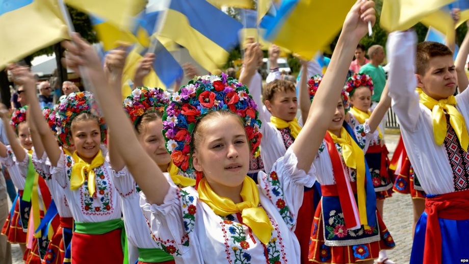 Украина 30 йил ичида қарийб 11 миллион киши йўқотди