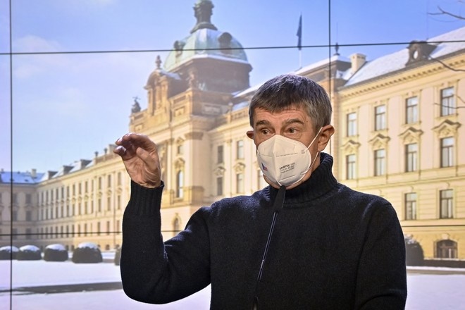 Премьеру Чехии и его семье угрожали убийством