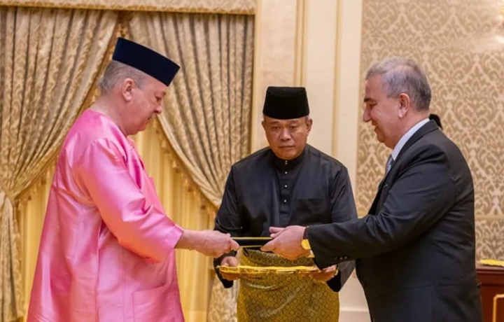 Посол Узбекистана вручил верительные грамоты Королю Малайзии