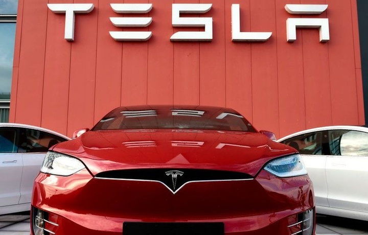 «Tesla» 475 mingta elektromobilini chaqirib oladi