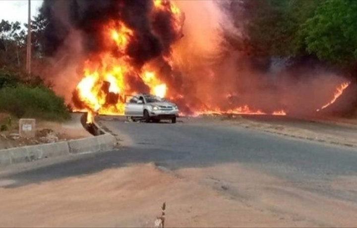 При взрыве бензовоза в Нигерии погибли 20 человек