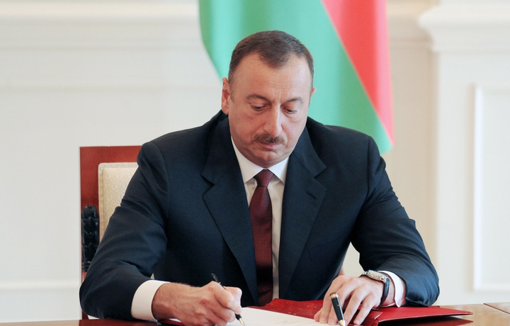 Президент Азербайджана наградил ряд деятелей культуры Узбекистана